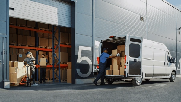 Same-day Parcel Delivery Melbourne with reliable courier pick up, secure package transport, and direct delivery by Melbourne Super Maxi.